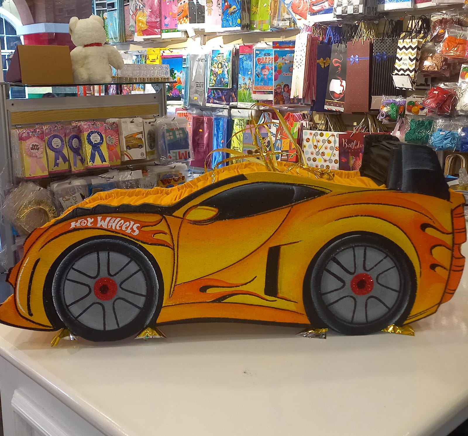 Hot Wheels  Pinata - Preppy Kids (Grand Bazaar)