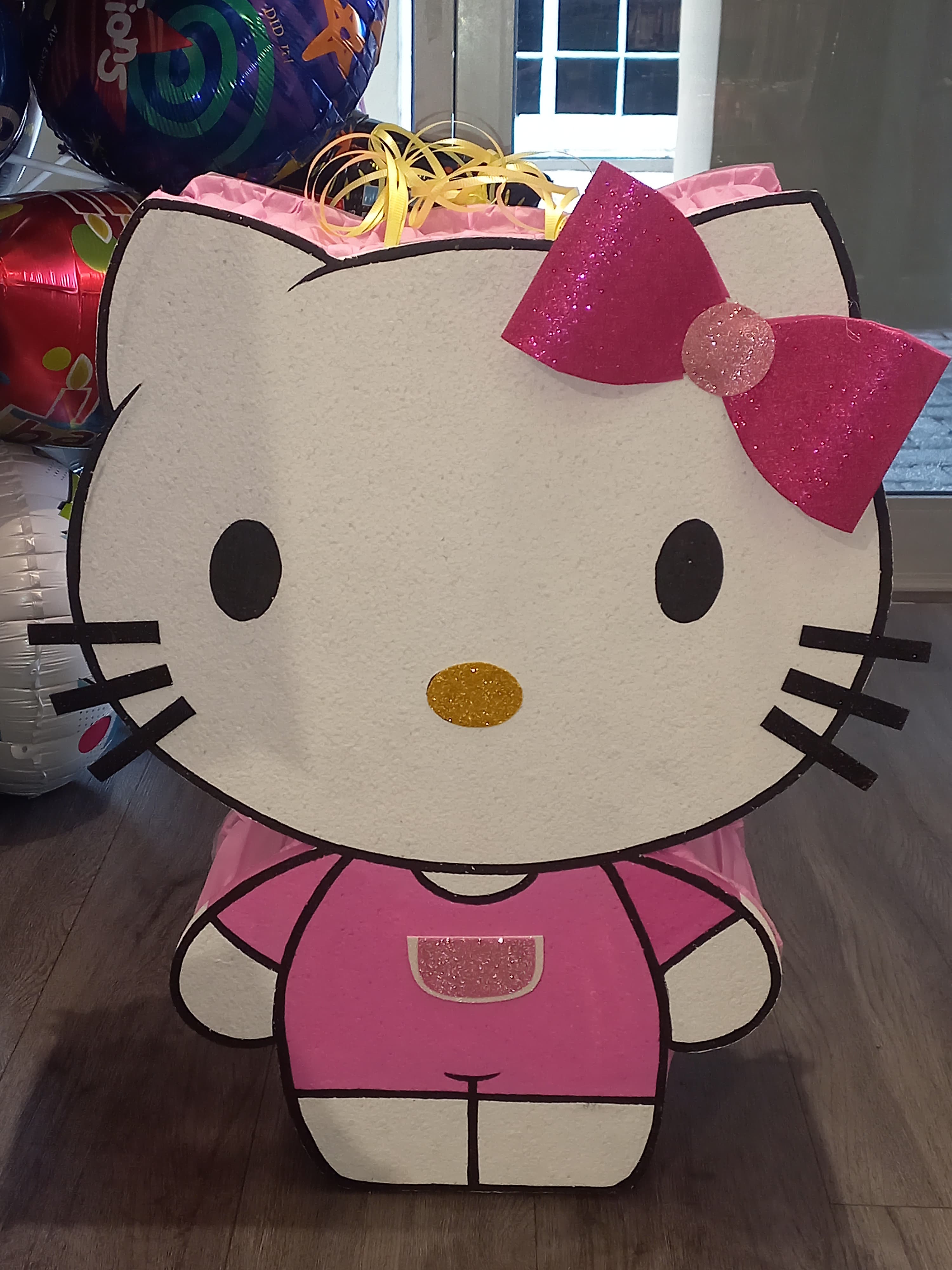 Hello Kitty  Pinata - Preppy Kids (Grand Bazaar)