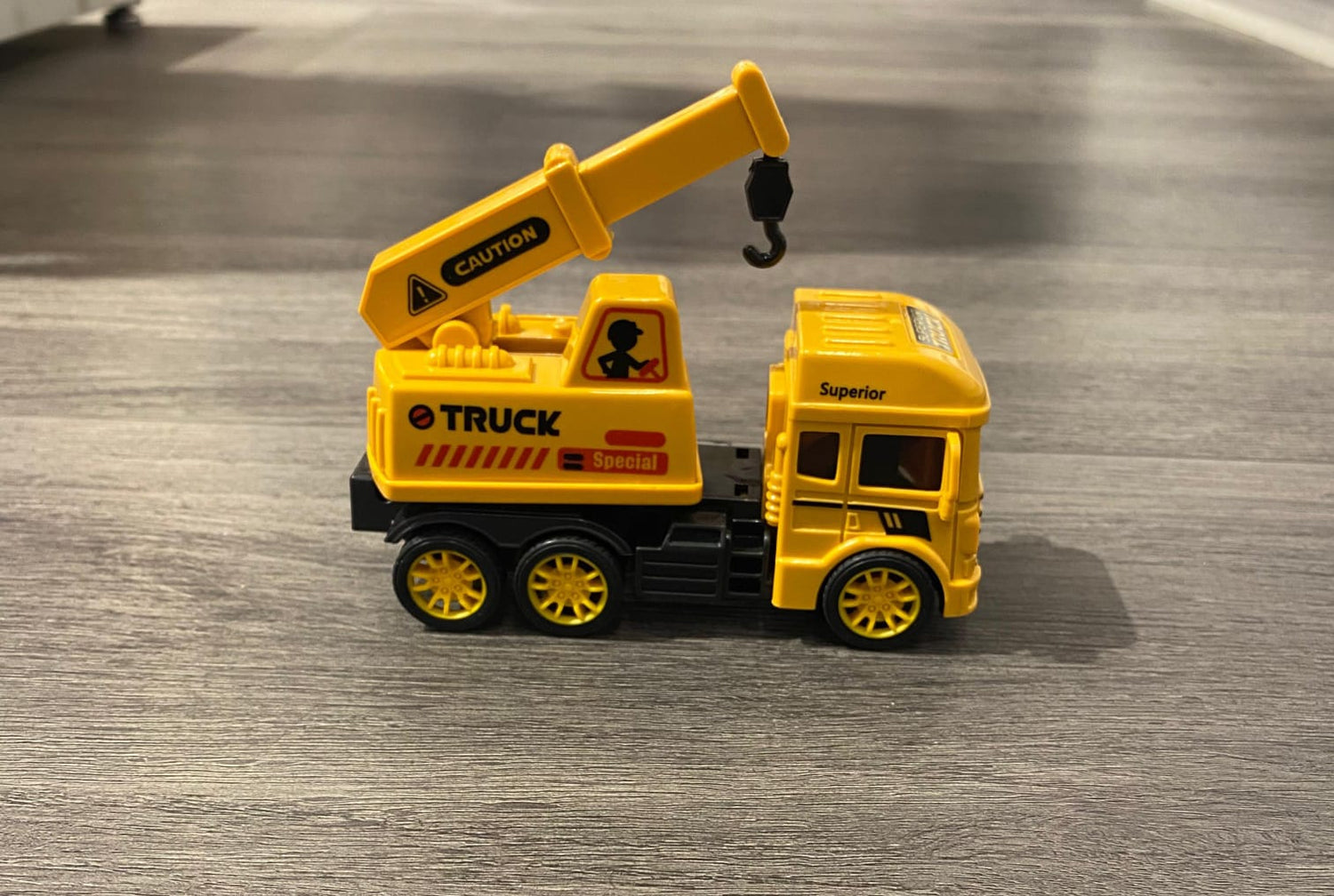 Small  toy truck - Preppy Kids (Grand Bazaar)