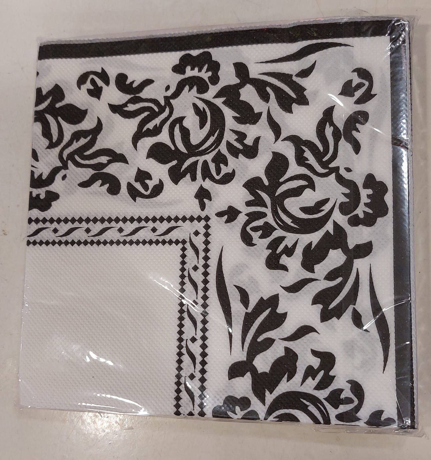 White & Black Patterned napkins Disposable (20pcs) - Preppy Kids (Grand Bazaar)