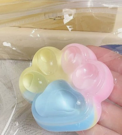 Pastel-coloured paw taba squishy