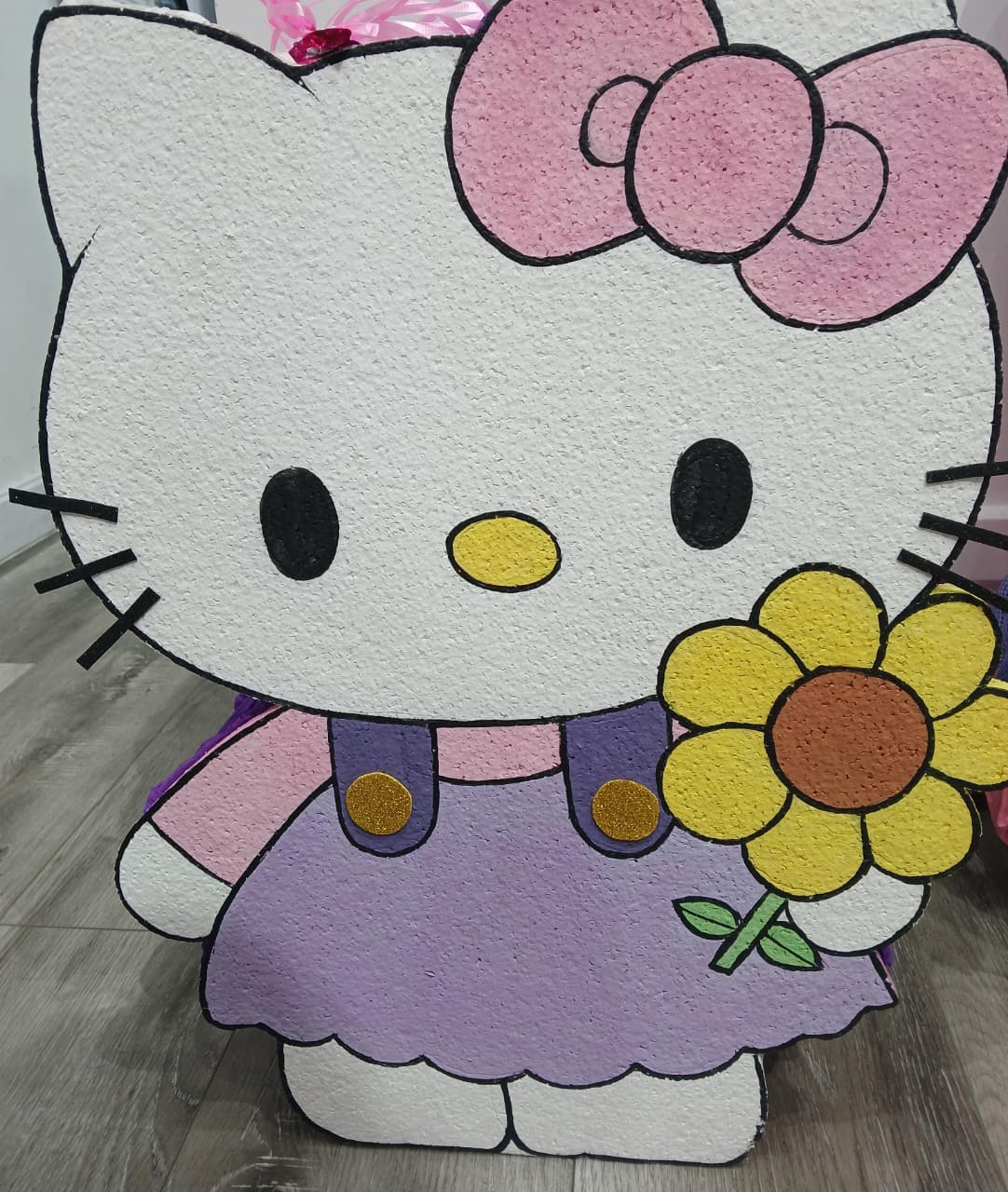 Hello kitty flower pinata party