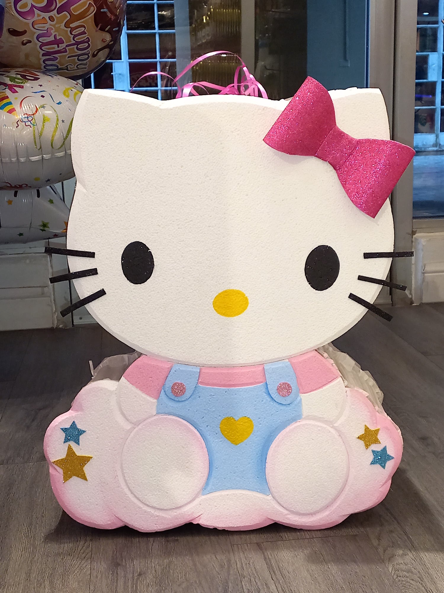 Hello Kitty  Pinata 