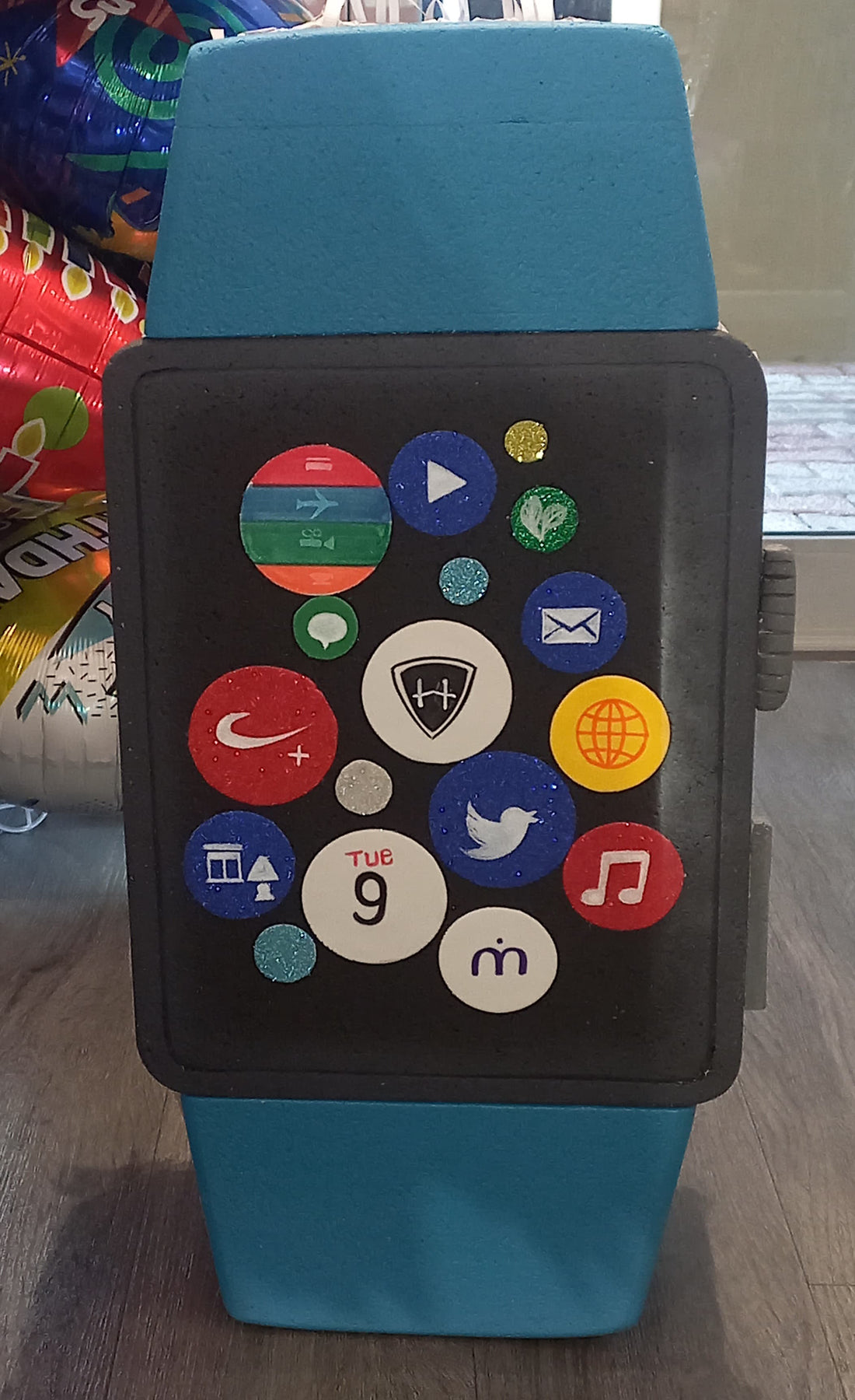 Smart Watch Pinata - Preppy Kids (Grand Bazaar)