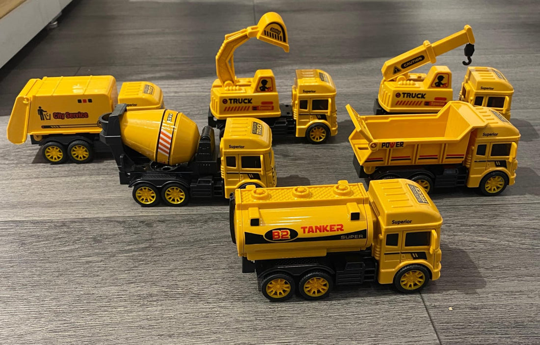 Small  toy truck - Preppy Kids (Grand Bazaar)