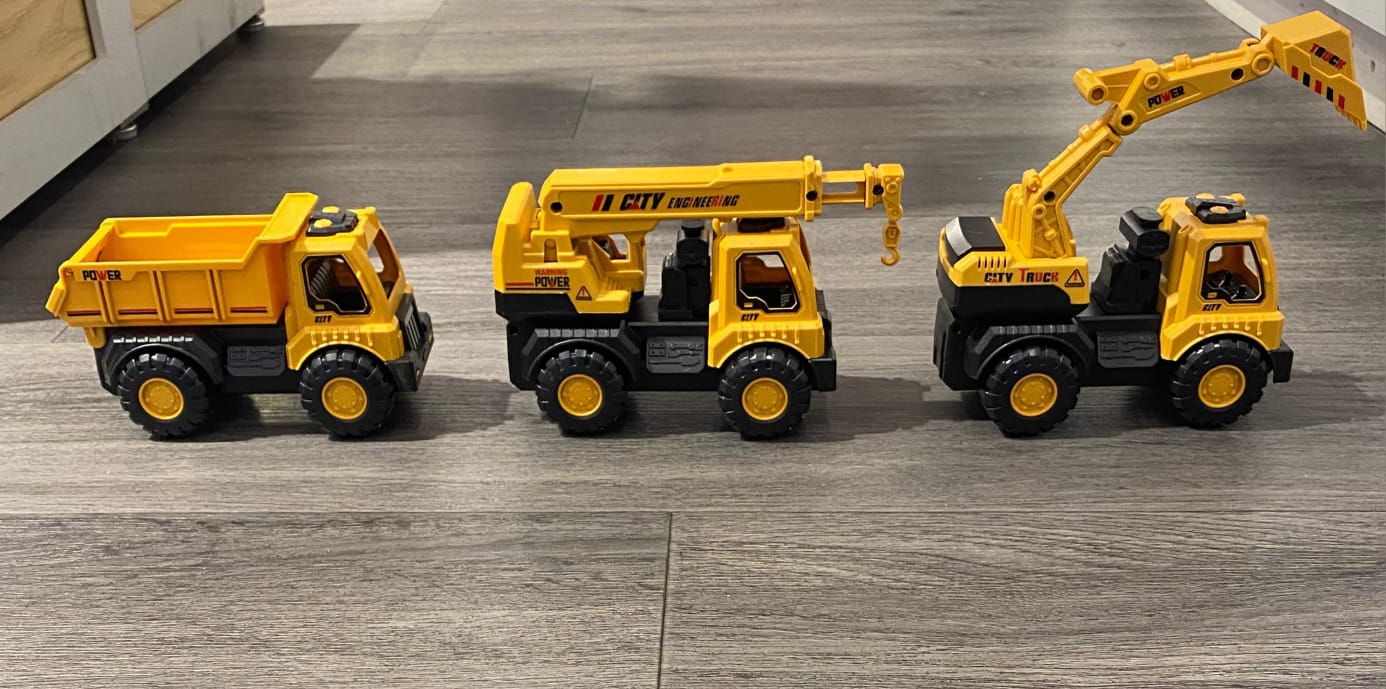 Construction toy truck - Preppy Kids (Grand Bazaar)