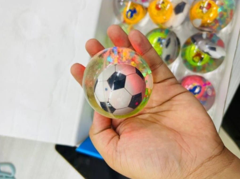 Football light up ball - Preppy Kids (Grand Bazaar)