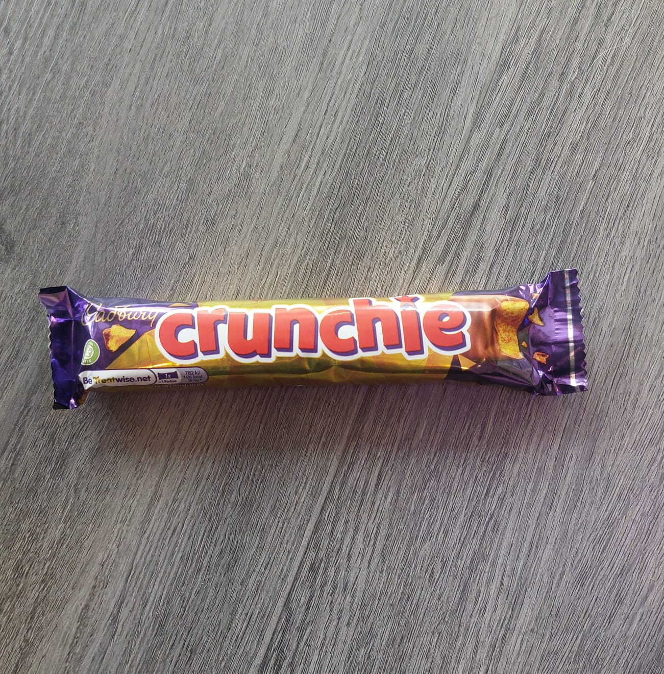 Cadbury Crunchie chocolate (40g)