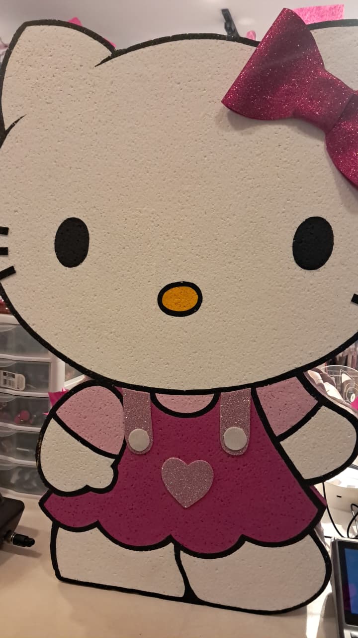 Hello Kitty Heart Dress Pinata