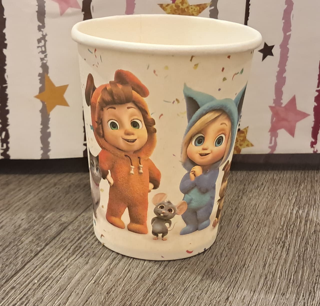 Dave and Ava Party Cups (16 PCS)