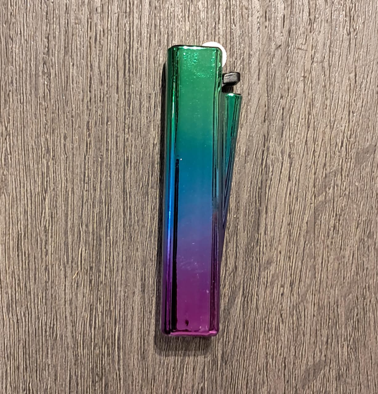 Metal Case Flint Lighters (Multicolored)