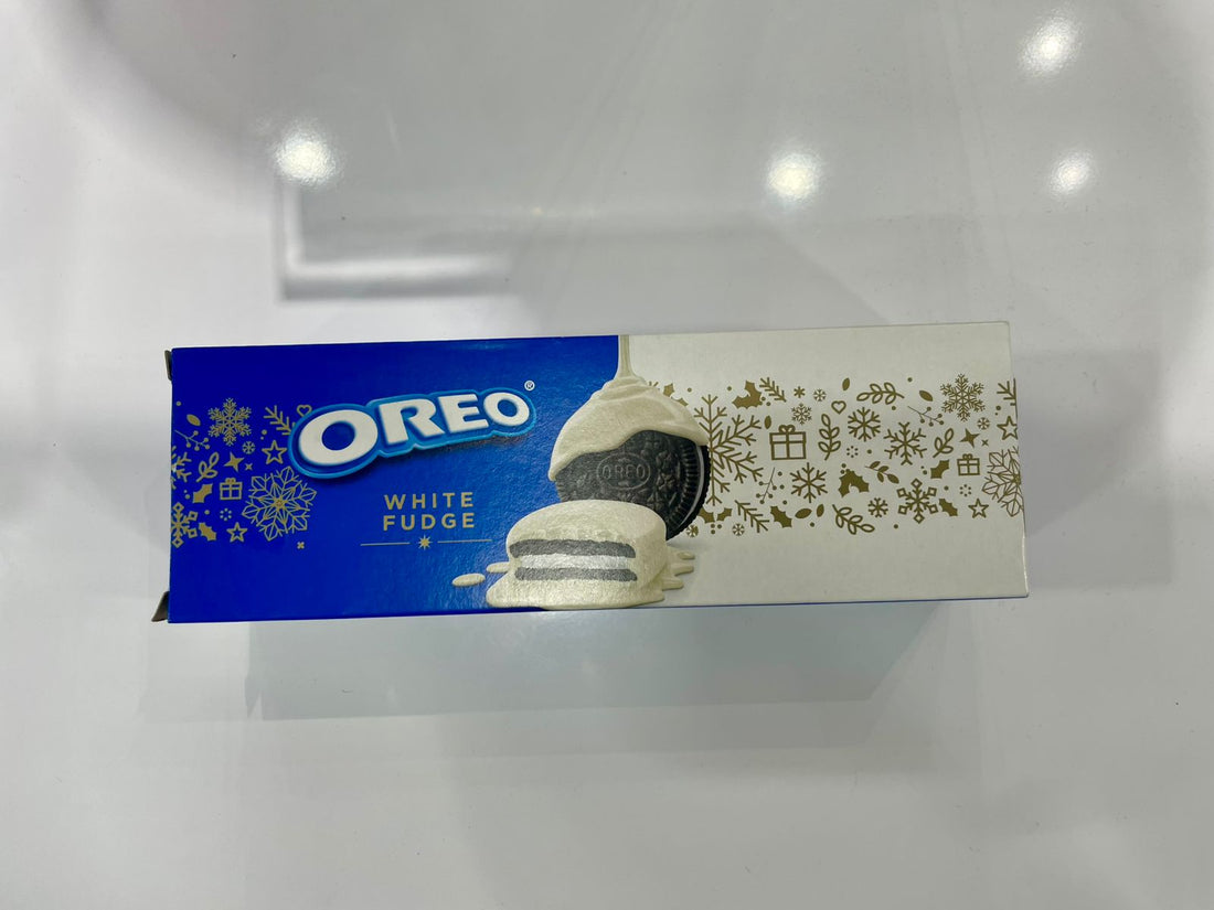Christmas White Fudge Oreo Roll (131.2g) snack biscuit